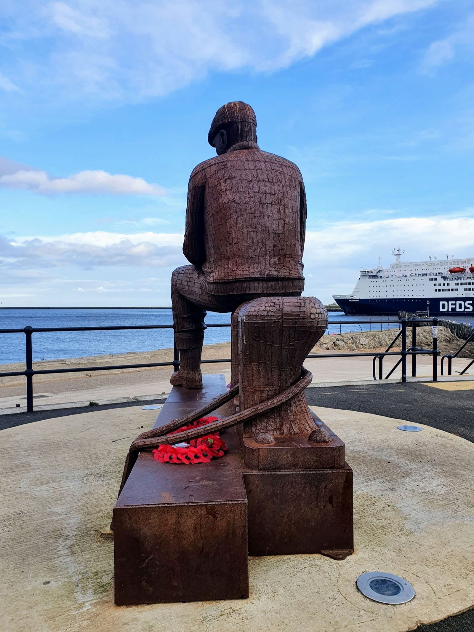 Ray lonsdale sculpture north deals shields