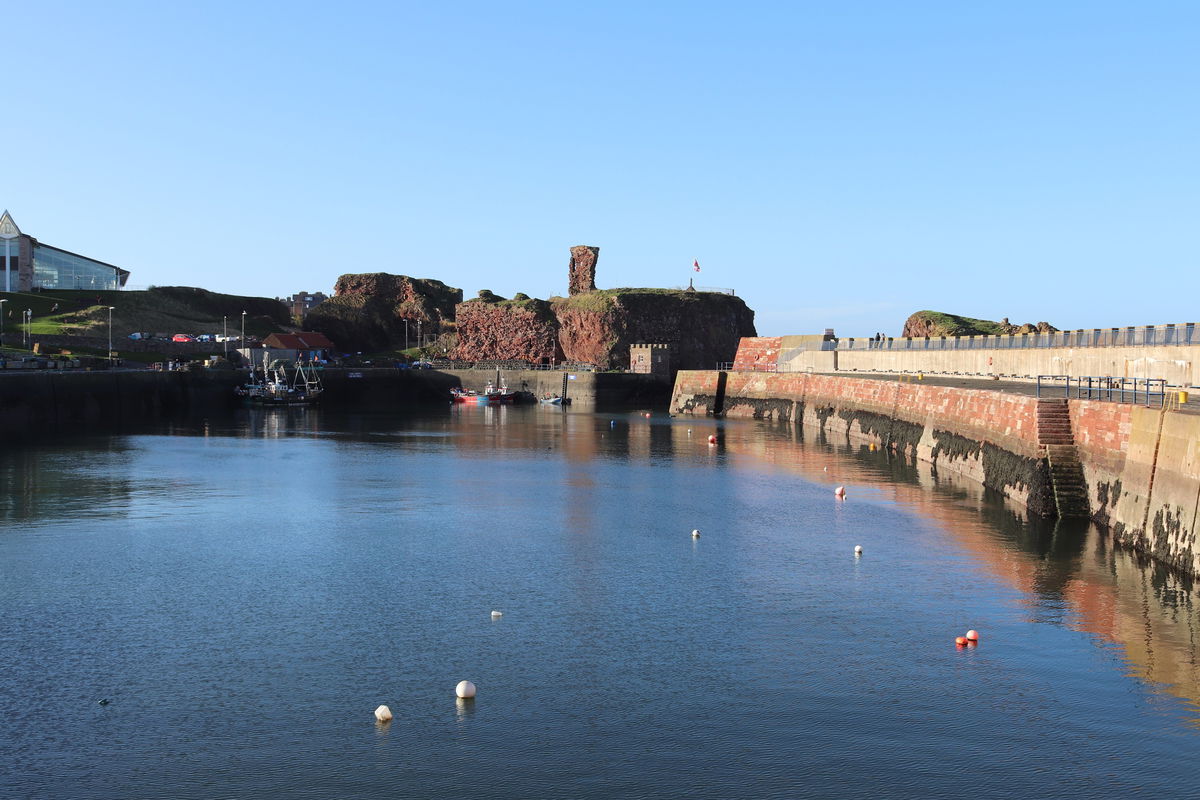 Dunbar Castle In Dunbar - Fabulous North