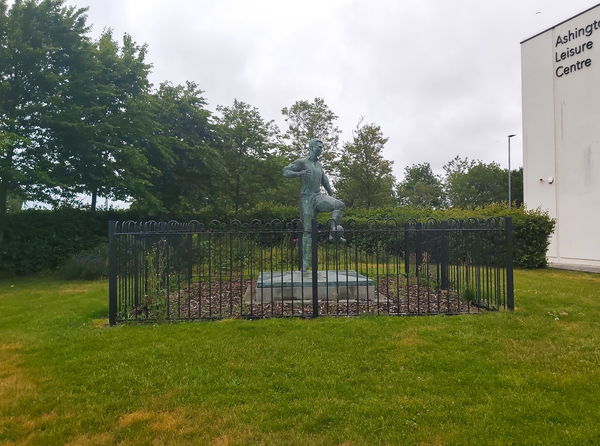 Jackie Milburn Statue