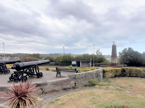 Lawe Top Beacons And Cannons