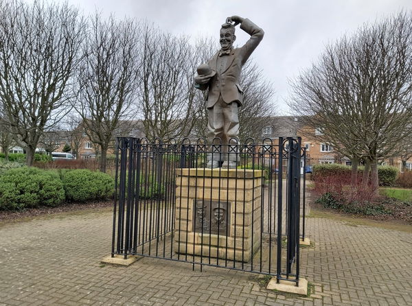 Stan Laurel Statue