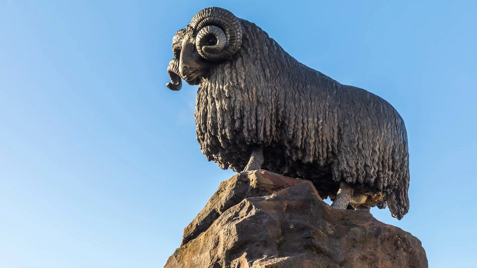 Colvin Fountain (Moffat Ram) In Dumfries And Galloway - Fabulous North